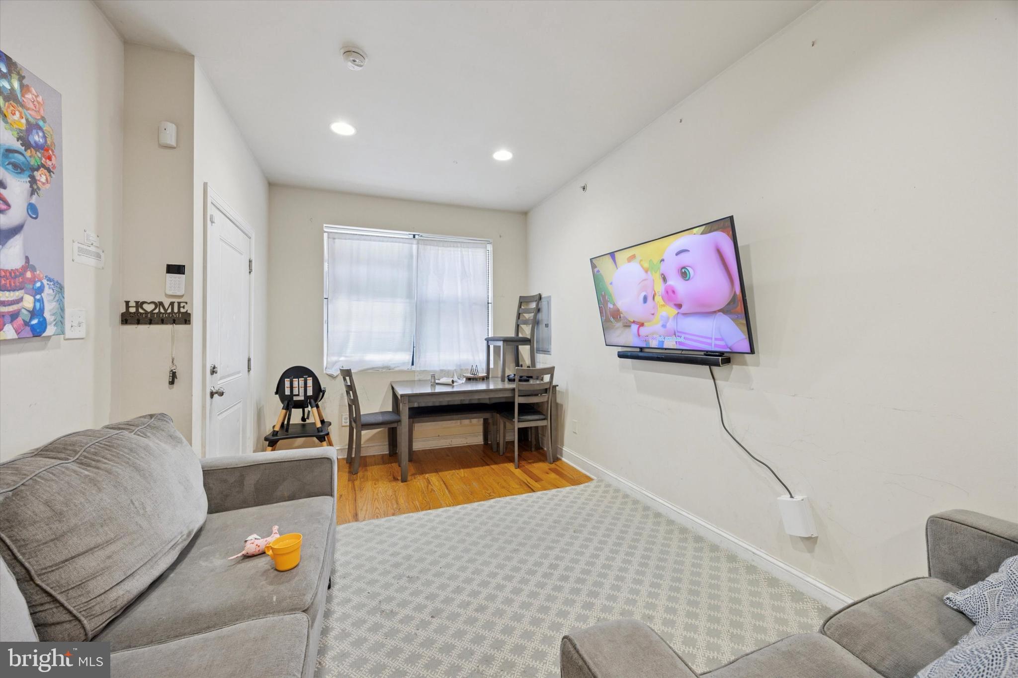1927 N GRATZ ST #2
