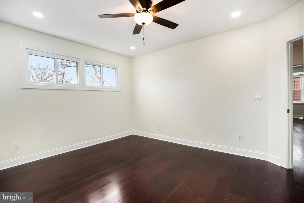 801 Marlyn Rd
