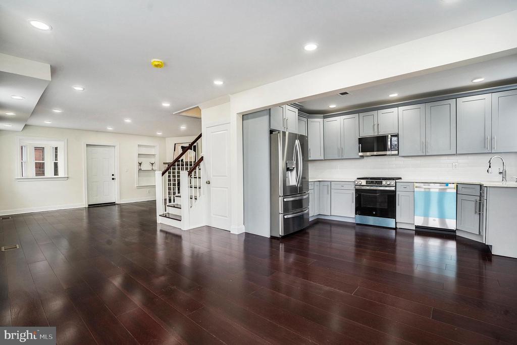 801 Marlyn Rd