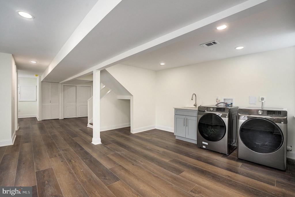 801 Marlyn Rd