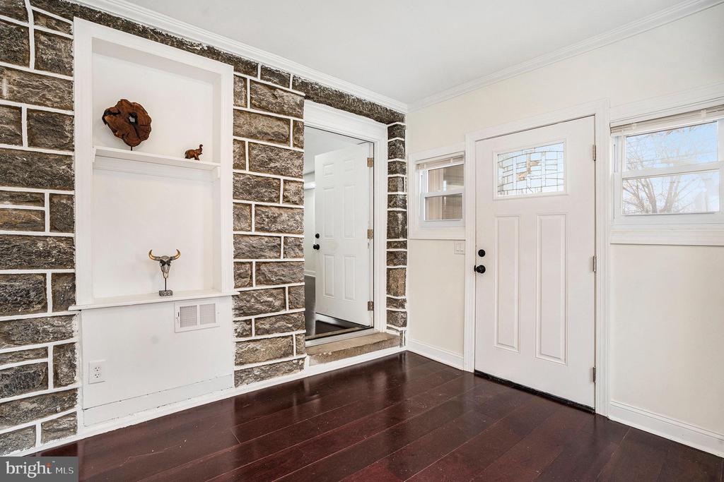 801 Marlyn Rd