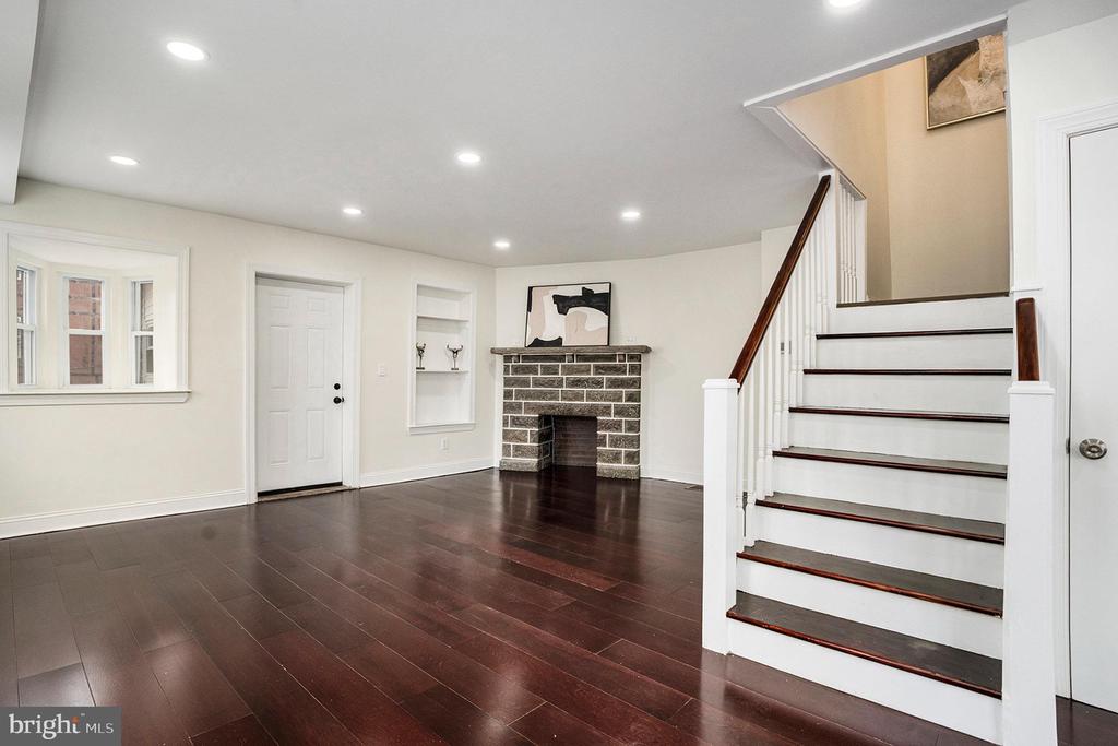 801 Marlyn Rd