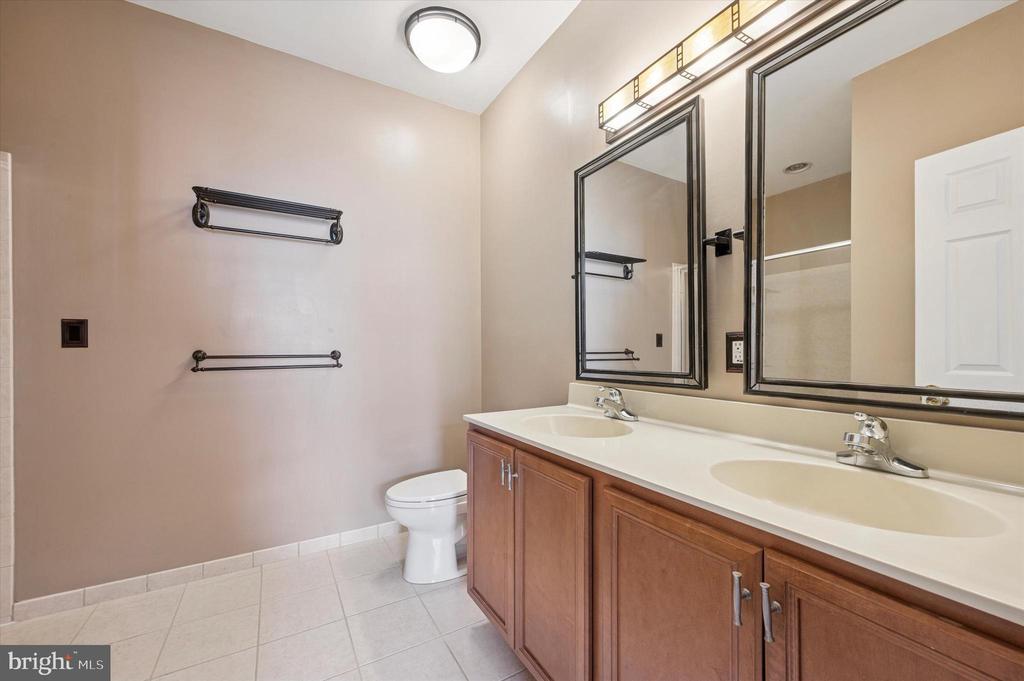 7 BREWERYTOWN CT
