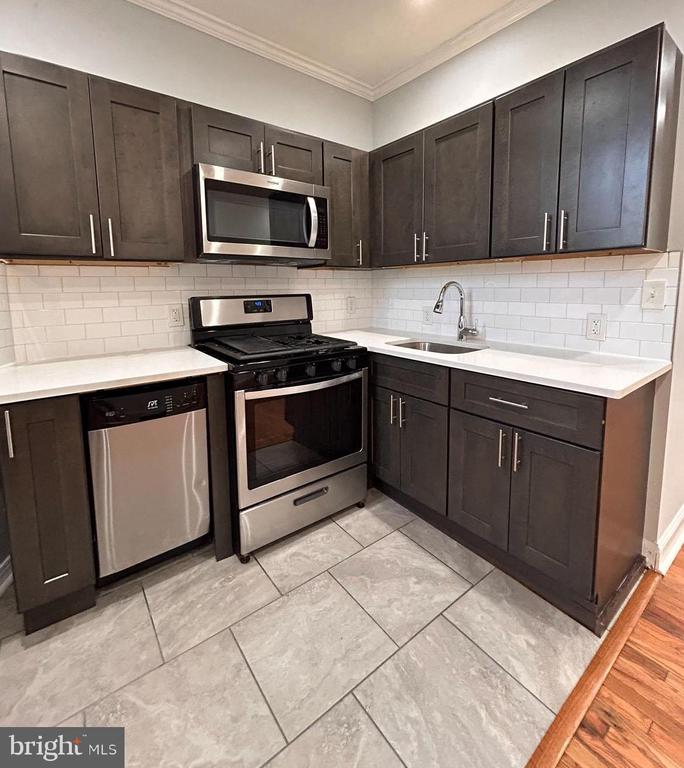 2016 N 57TH ST