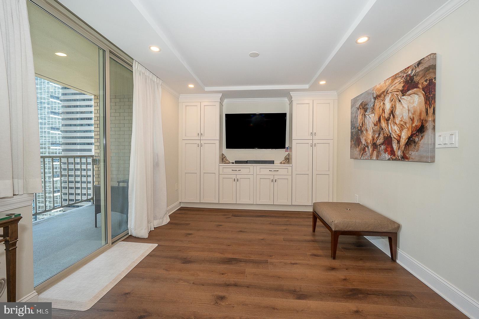 1919 Chestnut St #2621