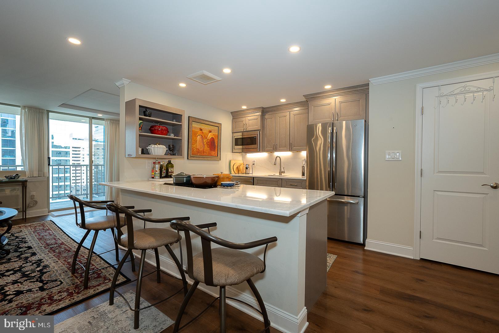 1919 Chestnut St #2621