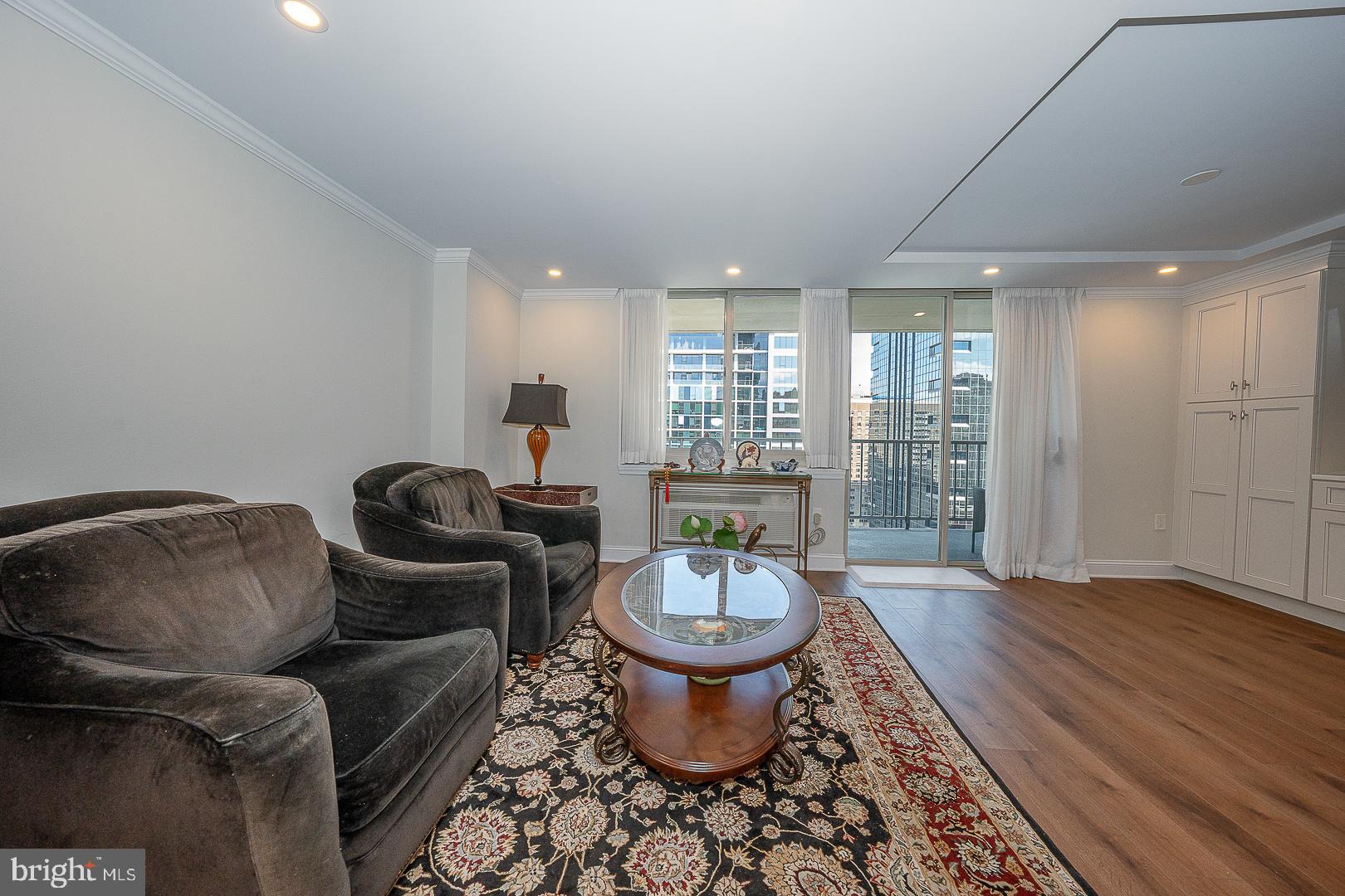 1919 Chestnut St #2621