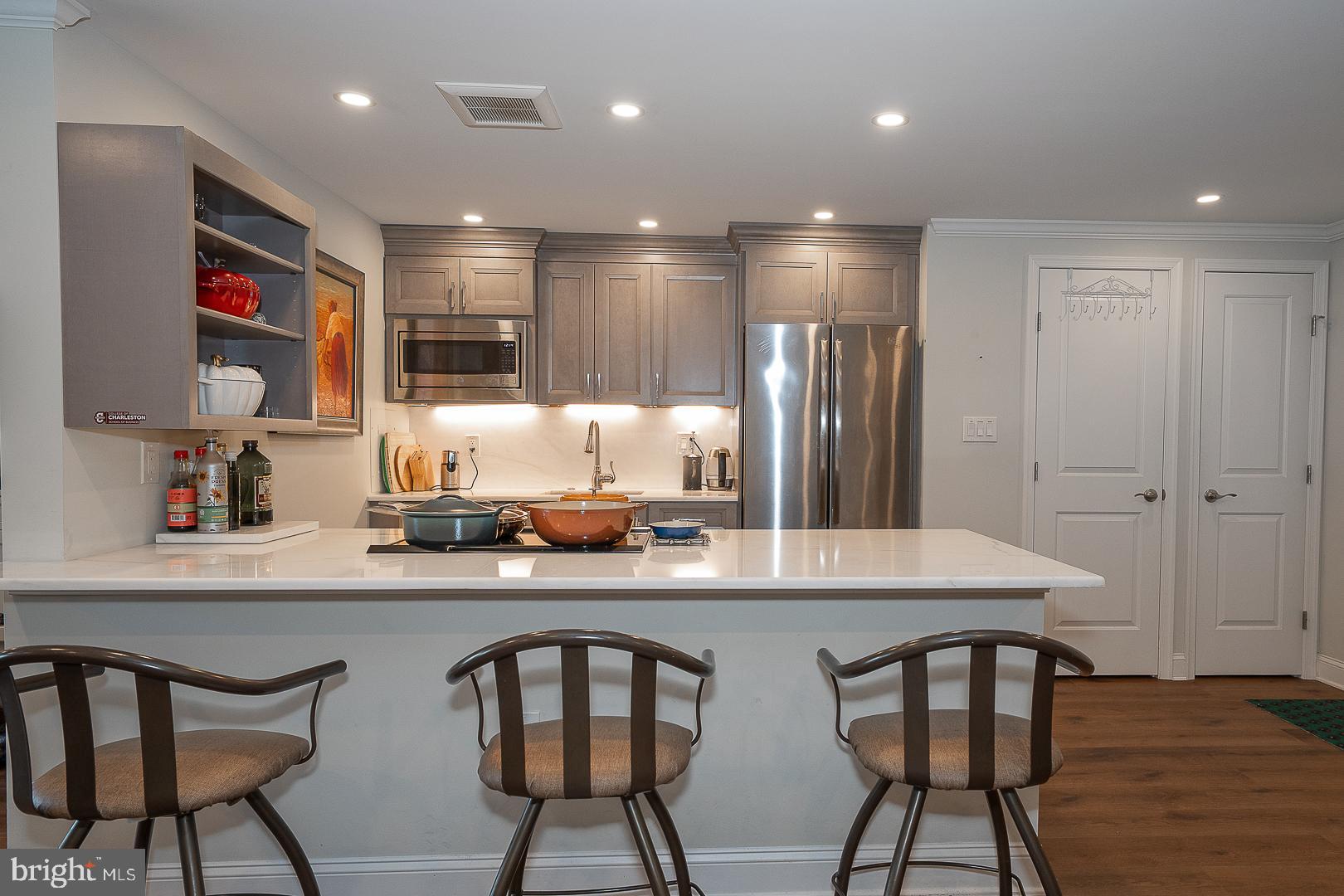 1919 Chestnut St #2621