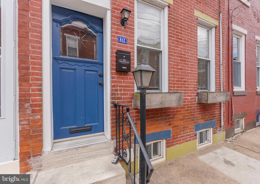 812 Livingston St