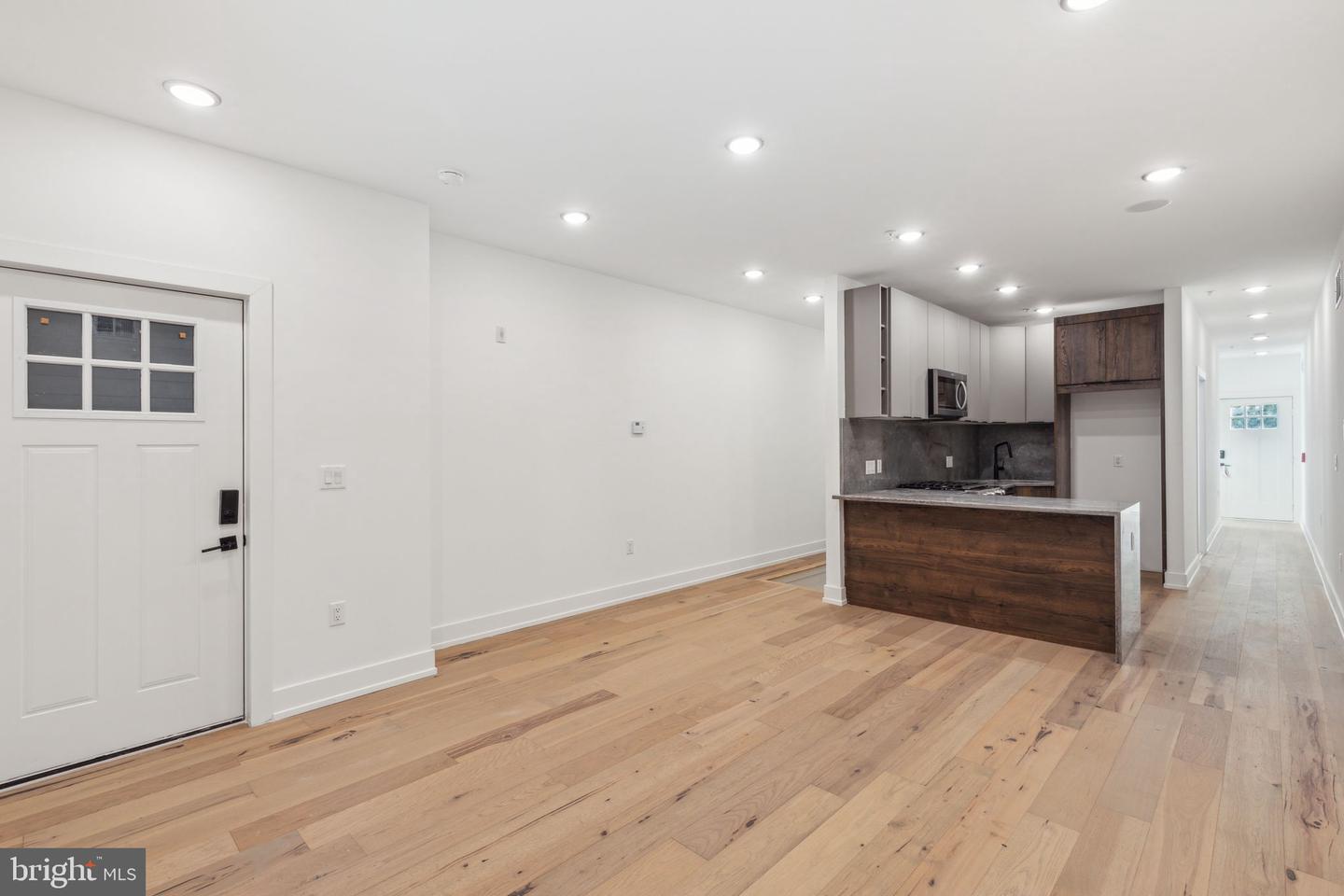 1214 E Susquehanna Ave #1