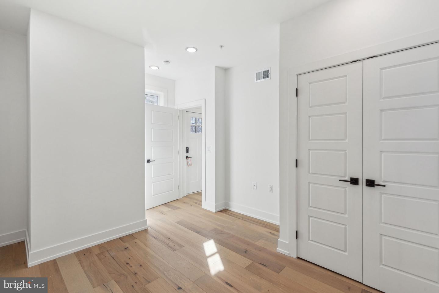 1214 E Susquehanna Ave #1