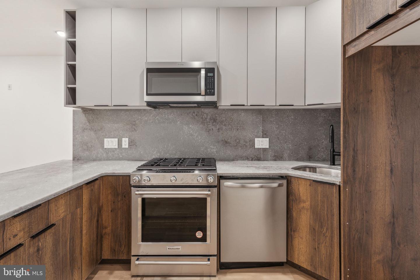 1214 E Susquehanna Ave #1