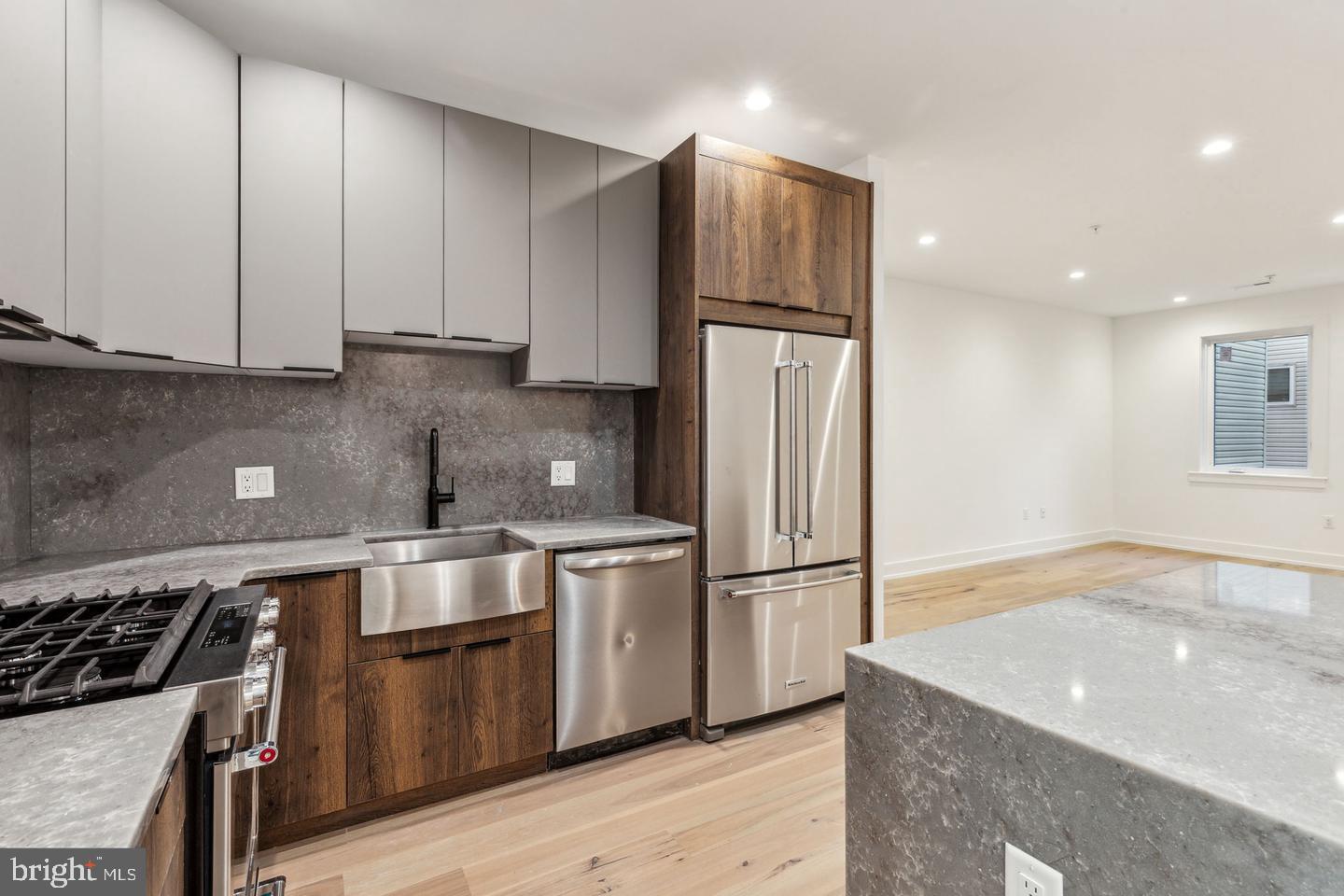 1214 E Susquehanna Ave #4