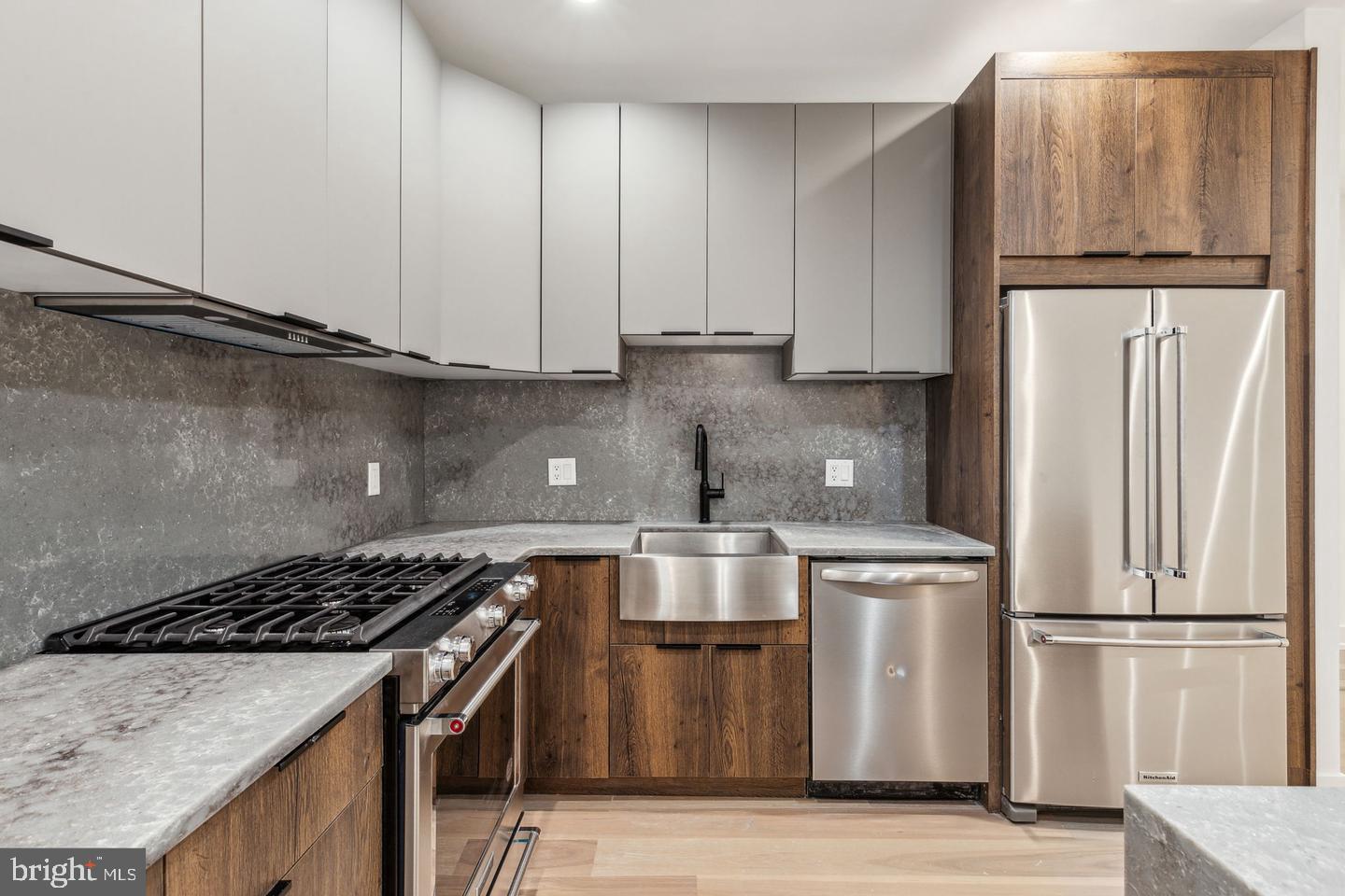 1214 E Susquehanna Ave #4