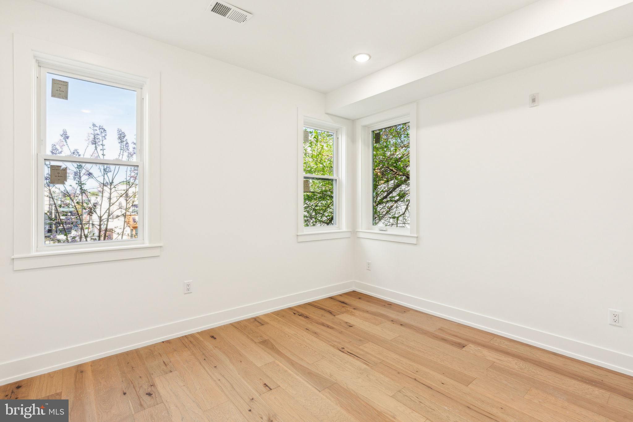 1214 E Susquehanna Ave #4