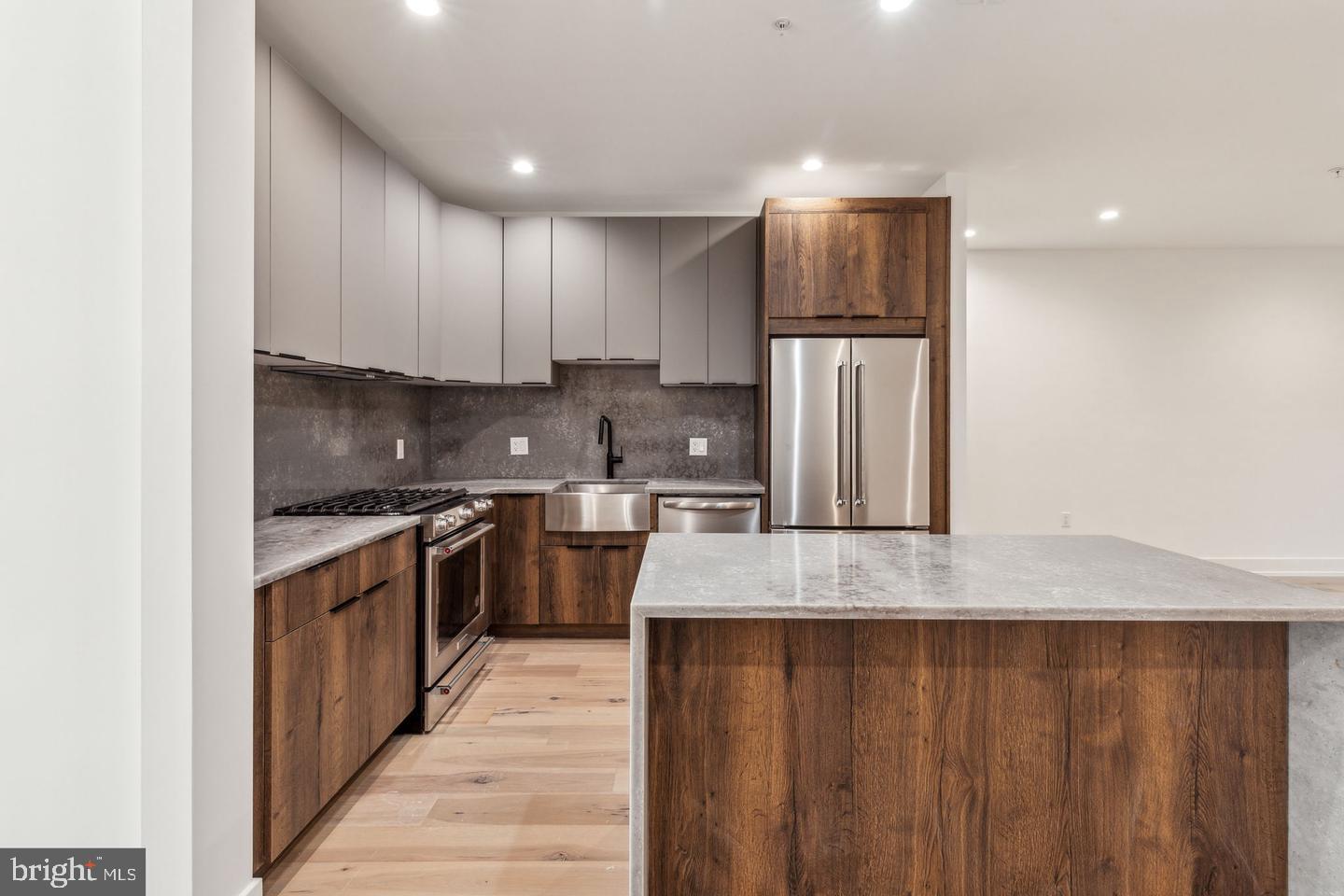 1214 E Susquehanna Ave #4