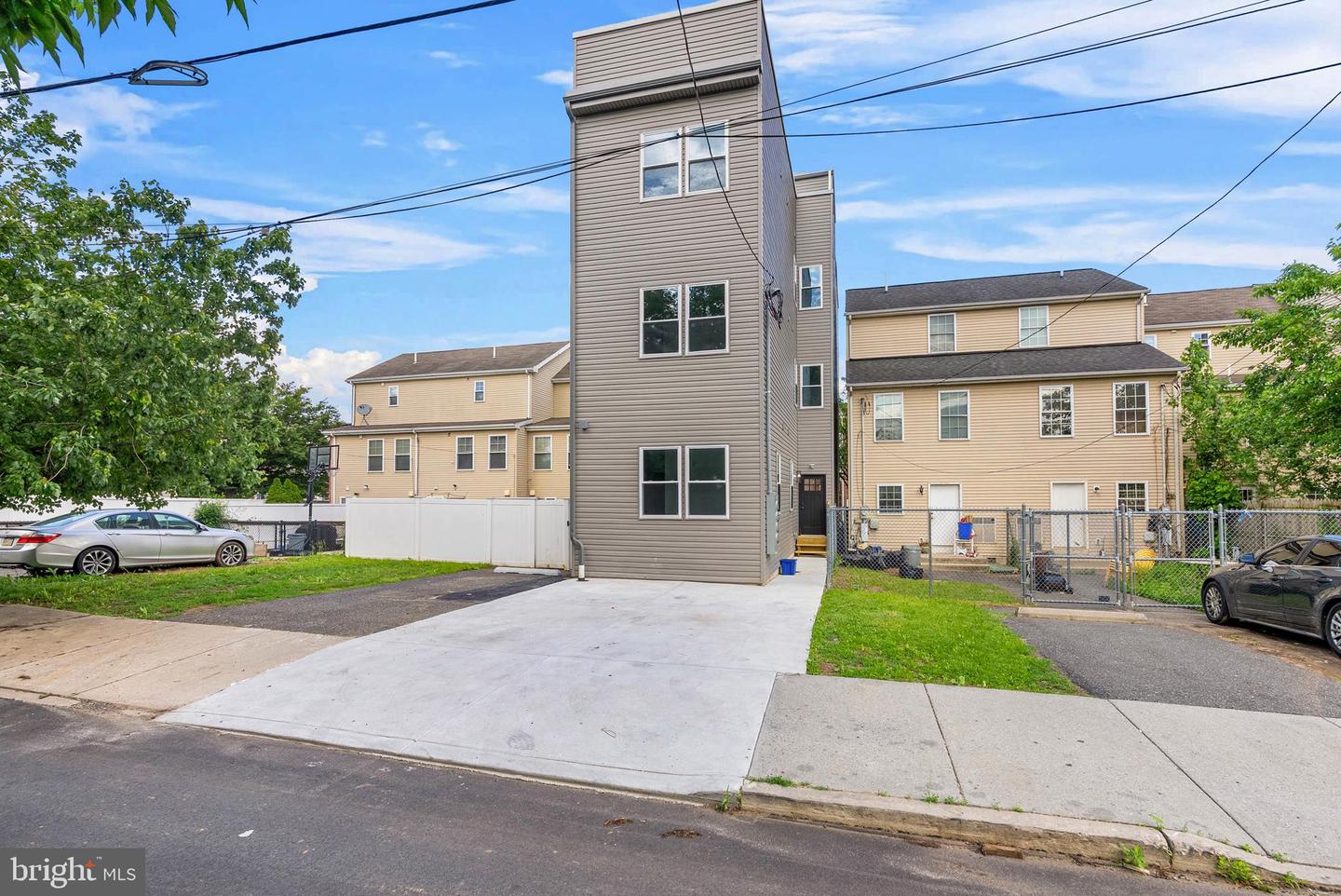 1338 N Franklin St #2
