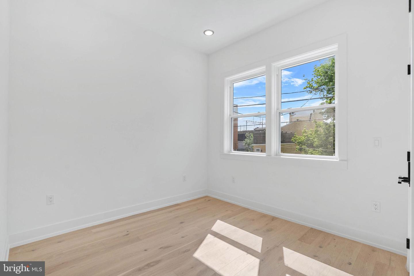 1338 N Franklin St #2