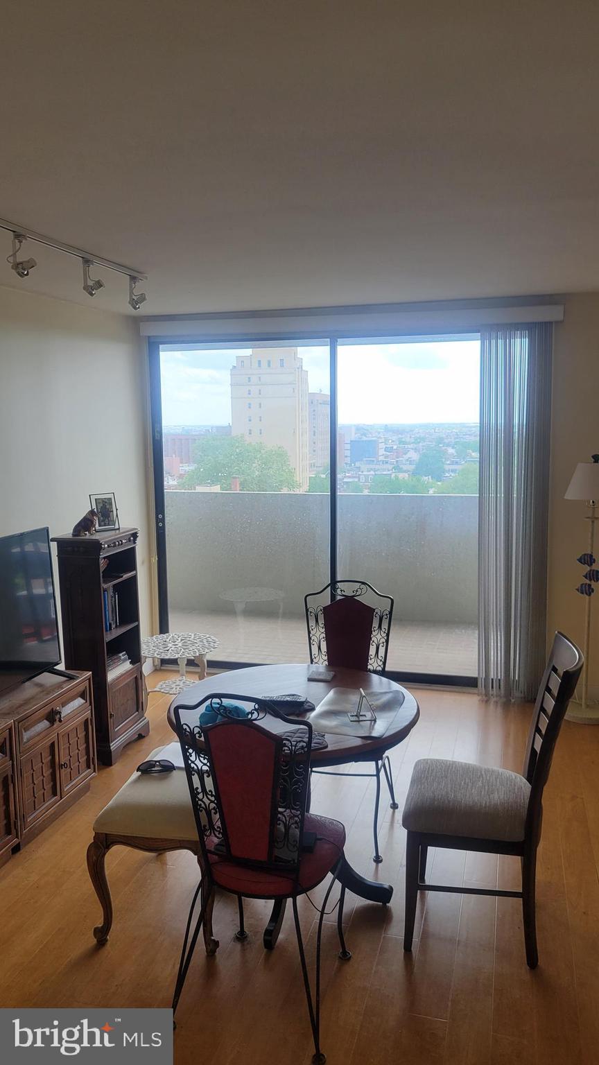 224-30 W. Rittenhouse #1108