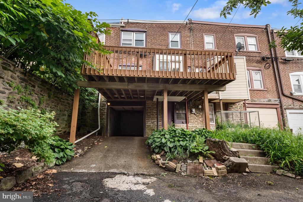 215 W Durand St