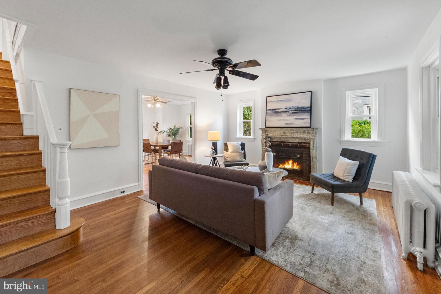 215 W Durand St