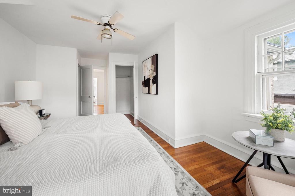215 W Durand St