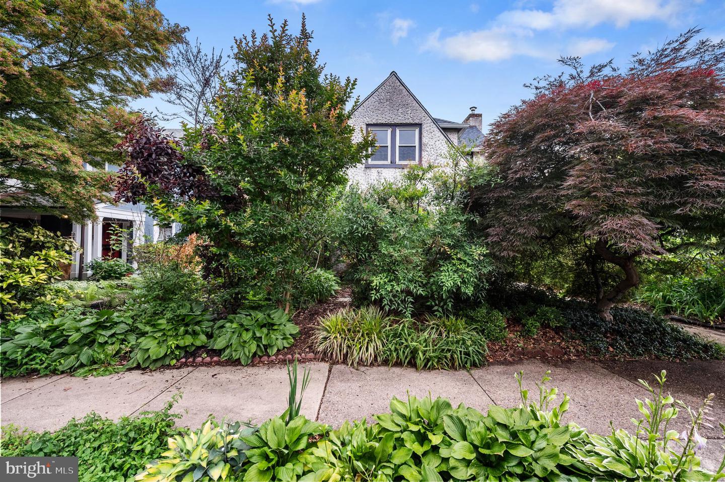 215 W Durand St