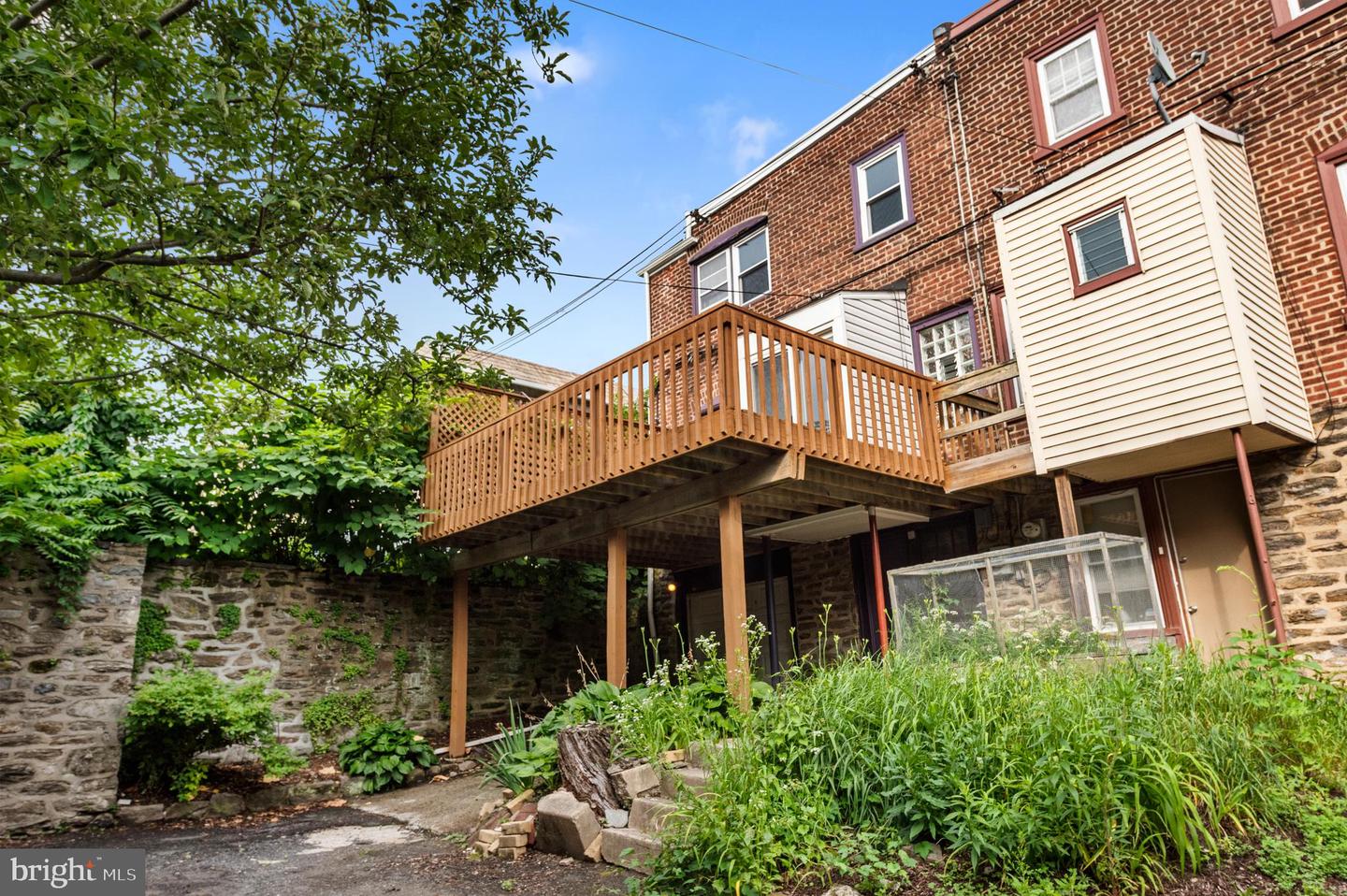 215 W Durand St