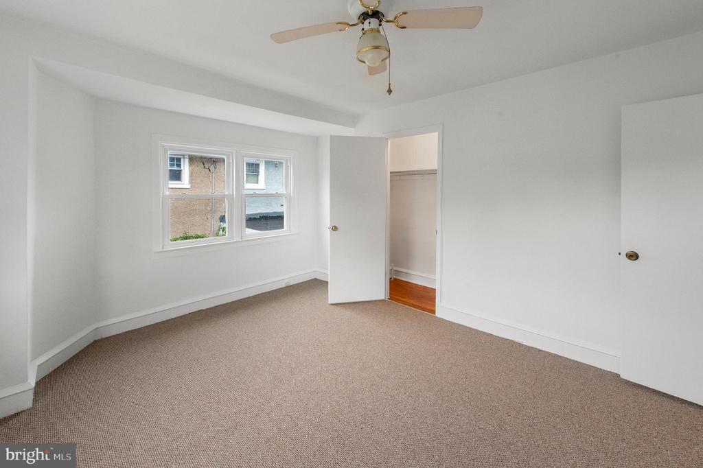 215 W Durand St