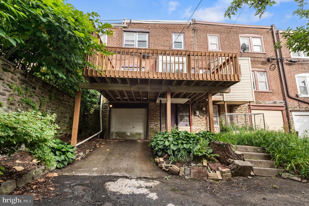 215 W Durand St