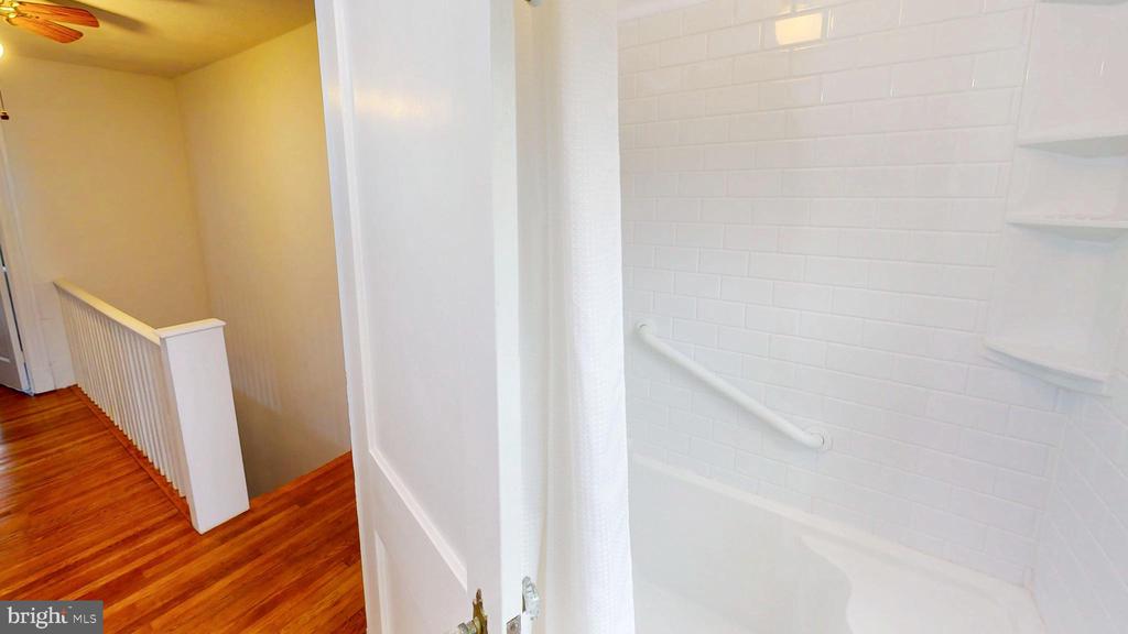 215 W Durand St