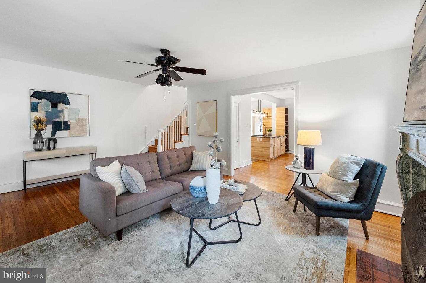215 W Durand St
