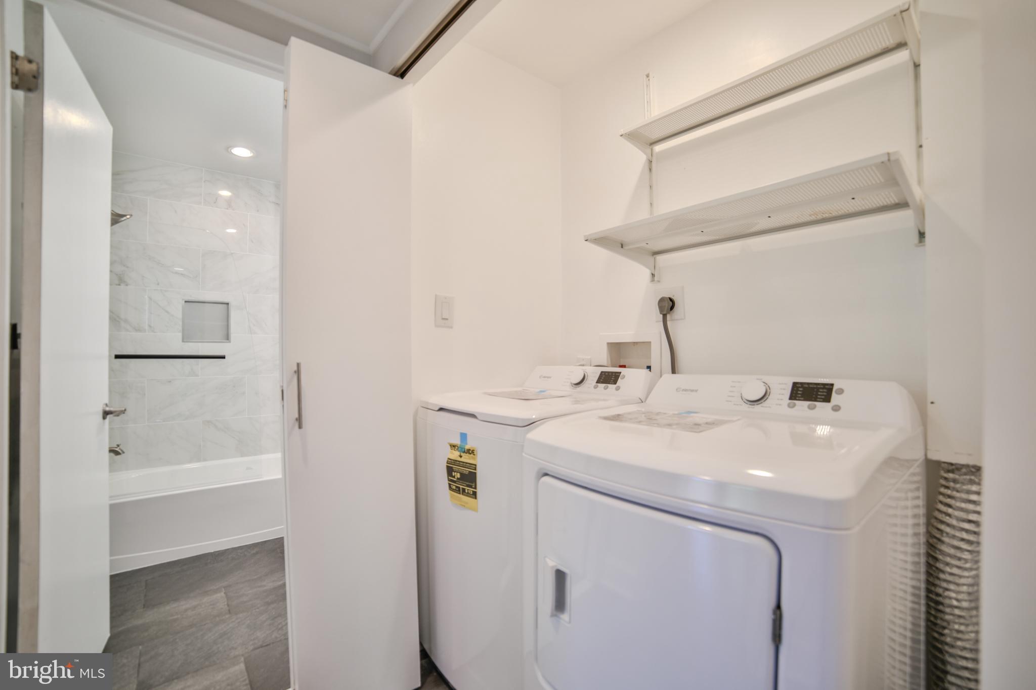 1035-37 Bainbridge St #B