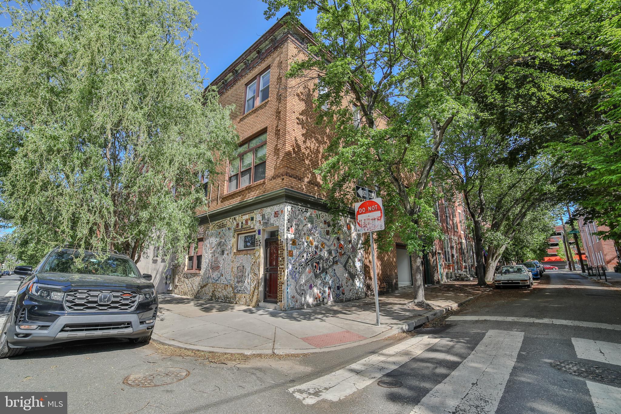 1035-37 Bainbridge St #B