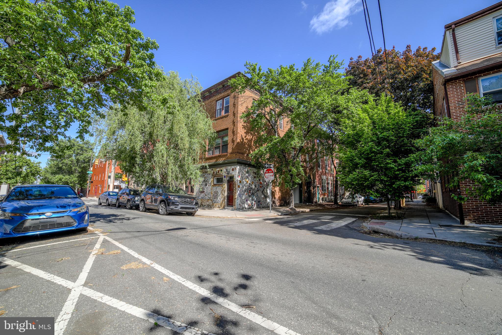 1035-37 Bainbridge St #B