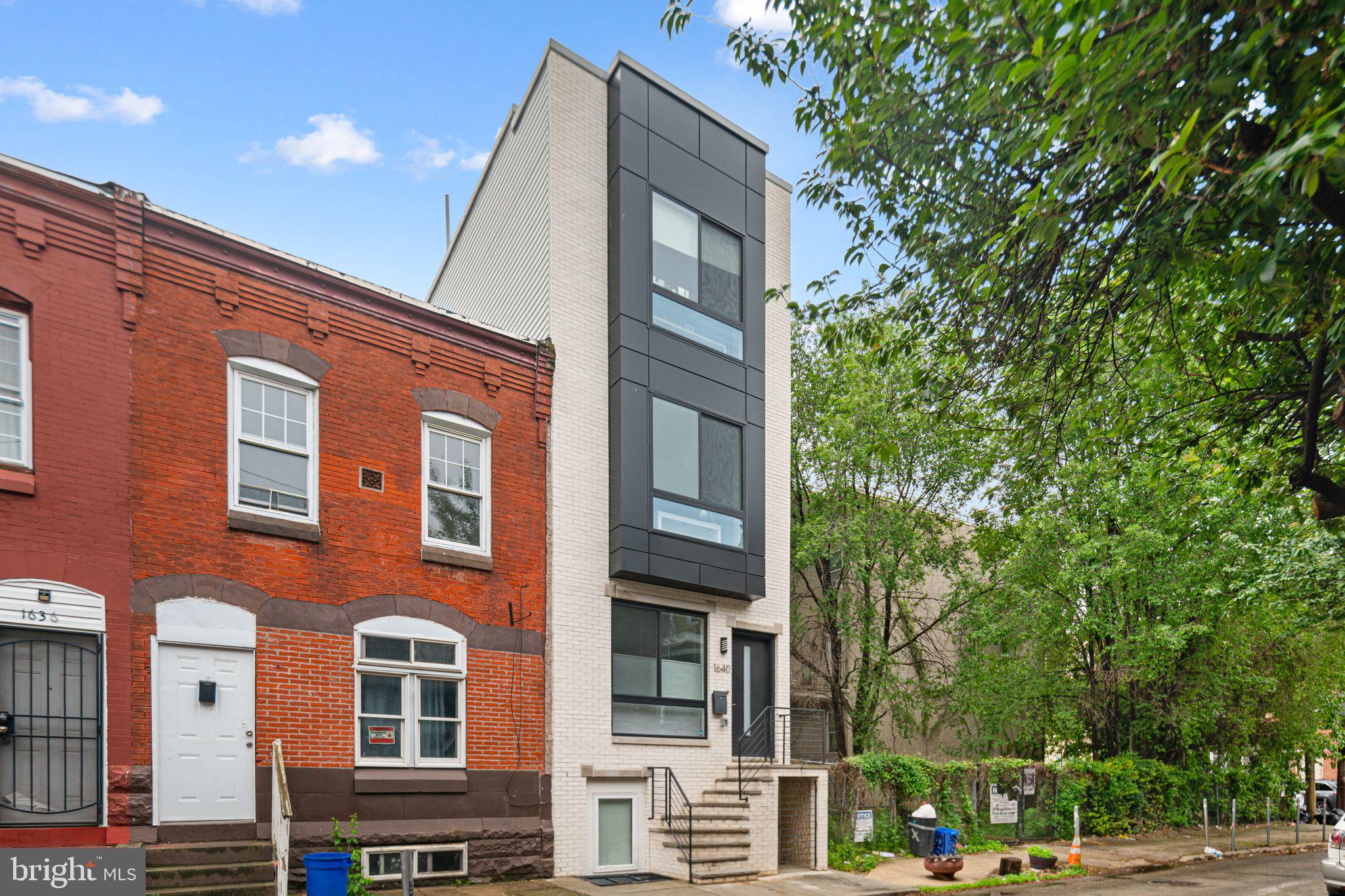 1640 Edgley St