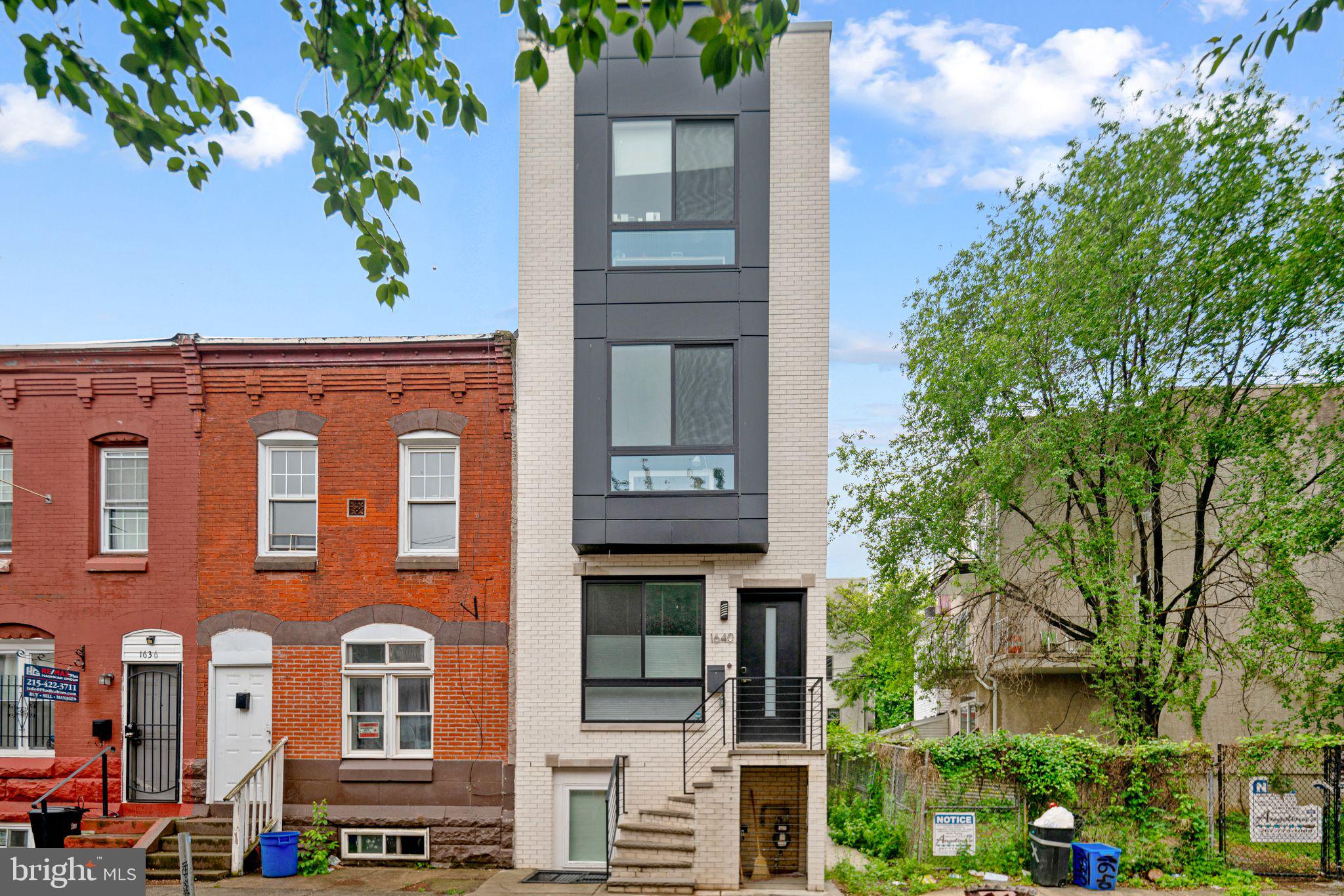1640 Edgley St