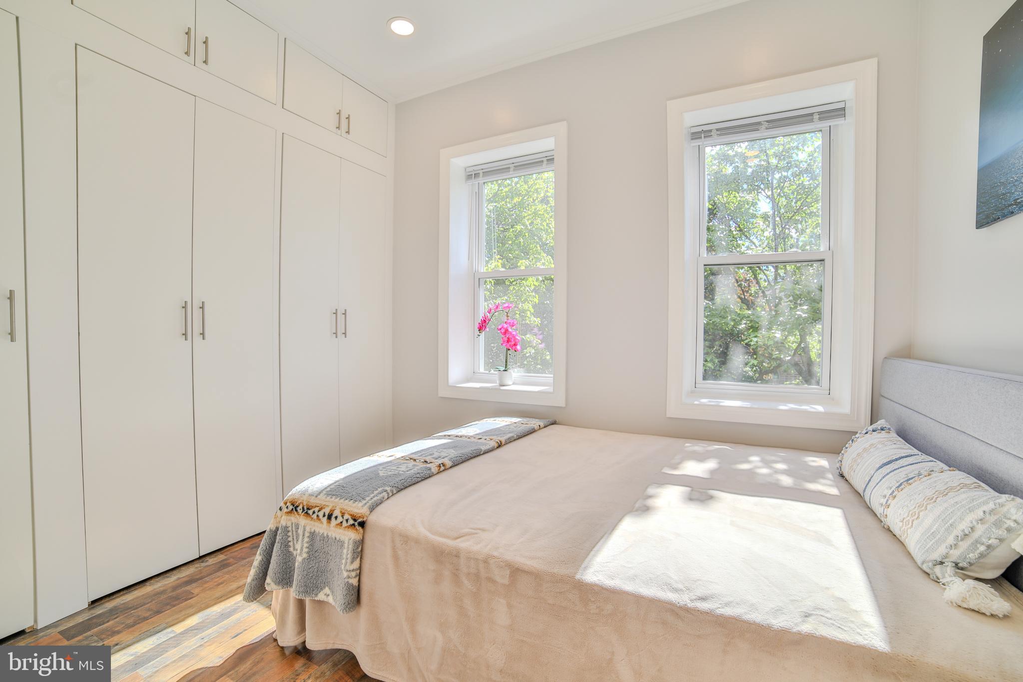 628 S Clifton