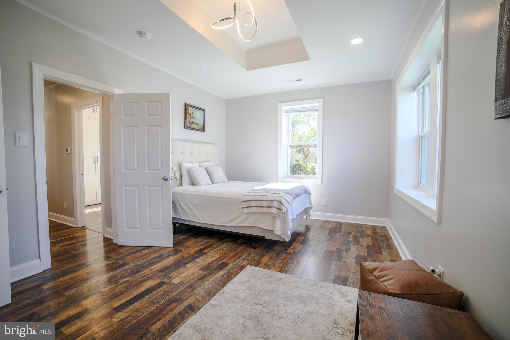628 S Clifton