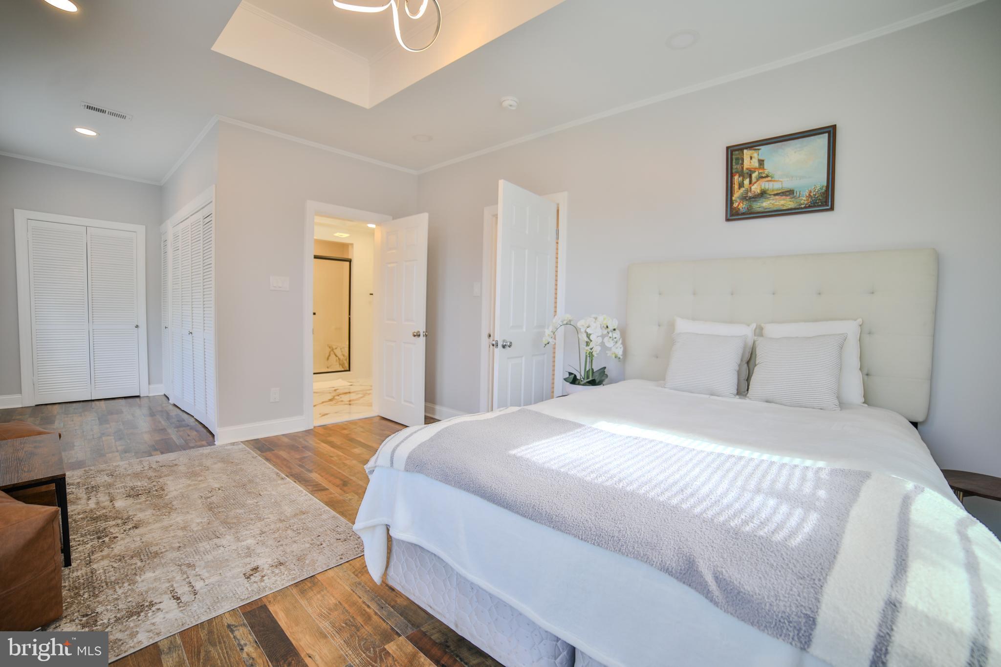 628 S Clifton