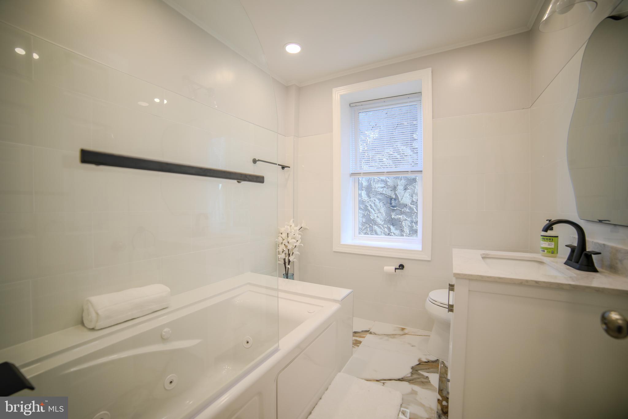 628 S Clifton