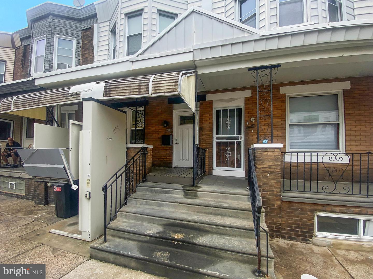 2059 E Atlantic St