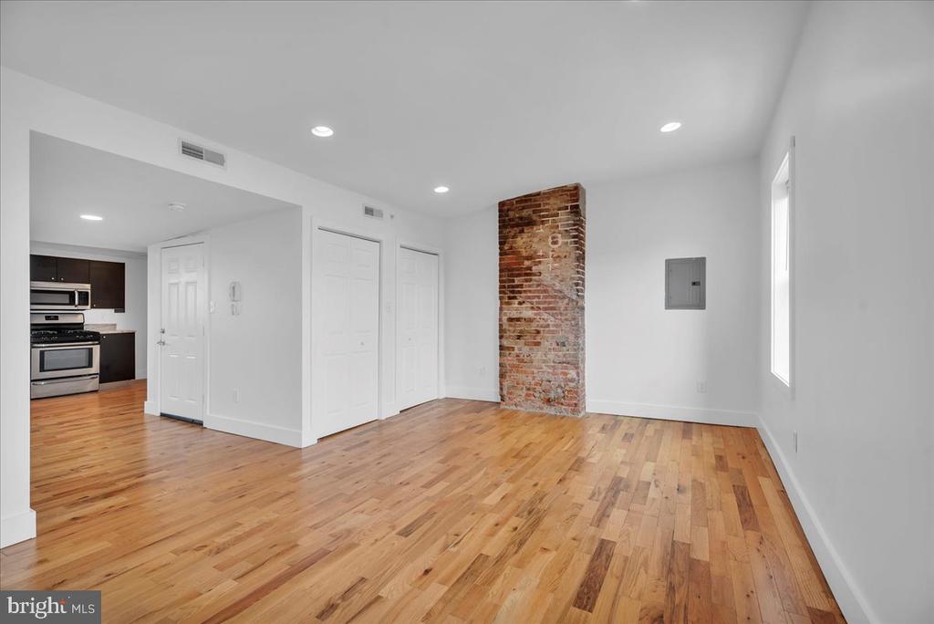 1014 N 4th St
