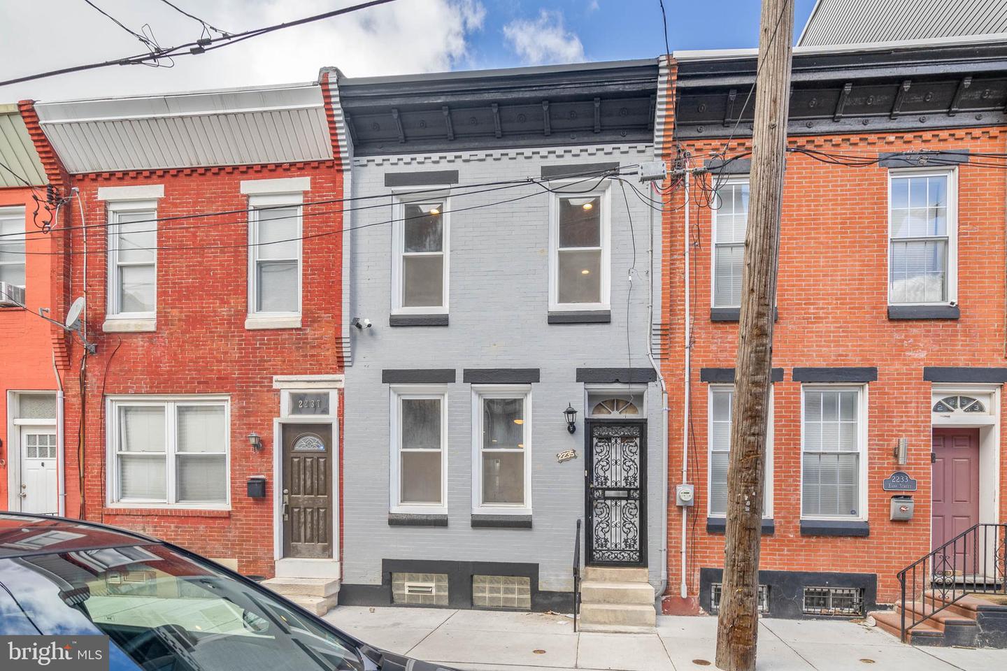 2235 Earp St