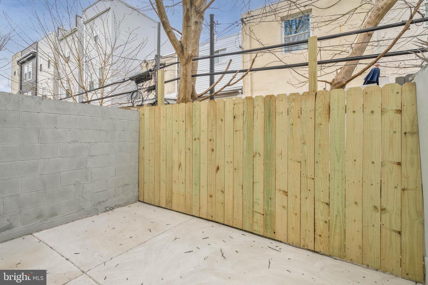 2235 Earp St