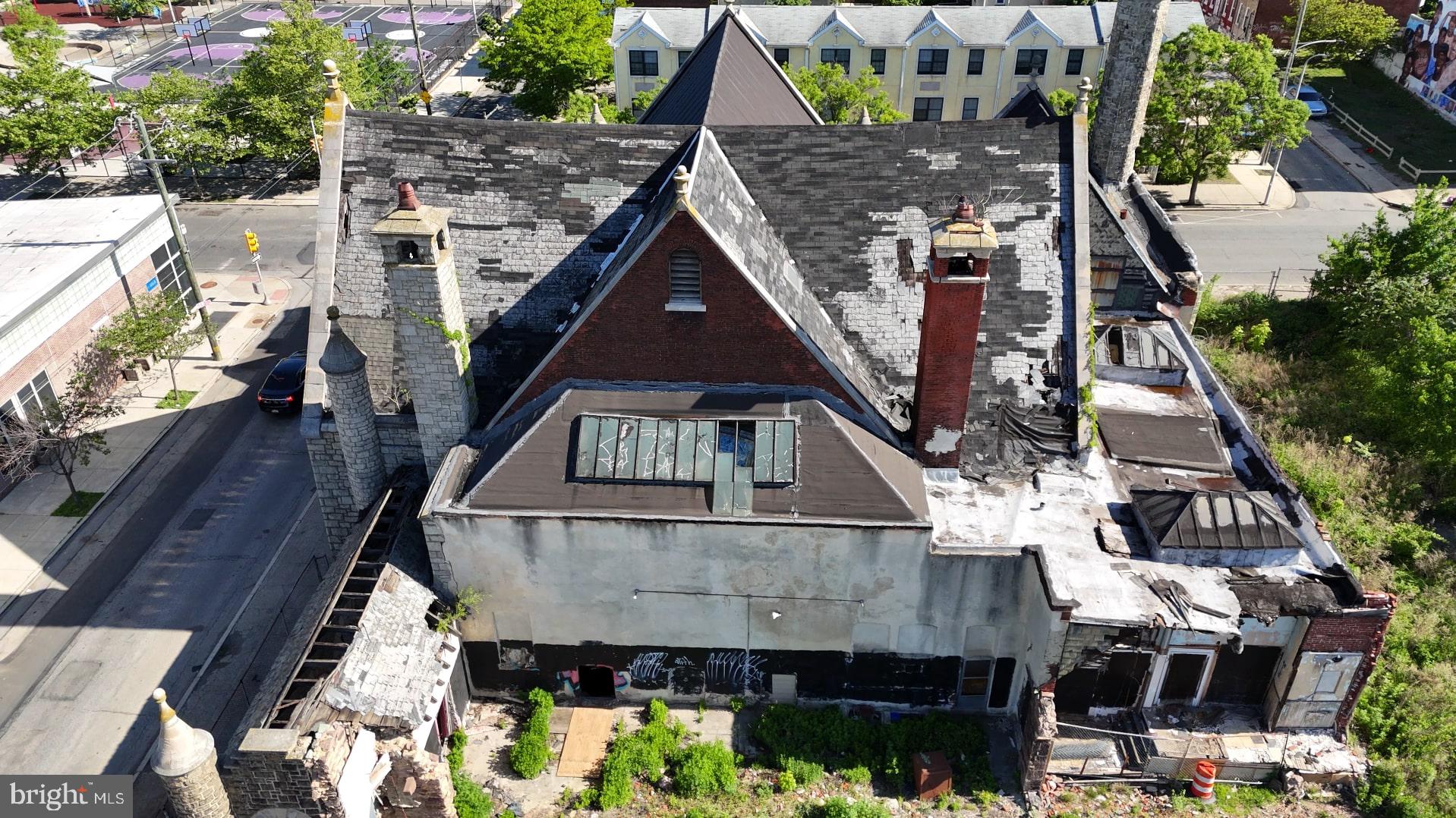 2036-40 Cecil B Moore Ave