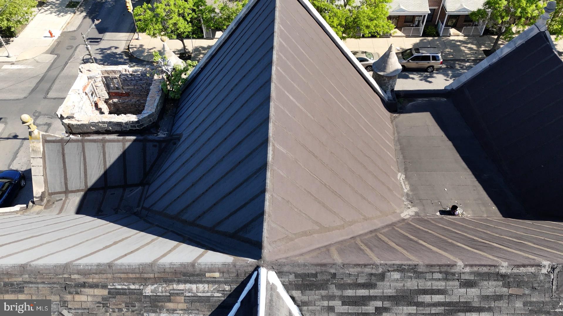 2036-40 Cecil B Moore Ave