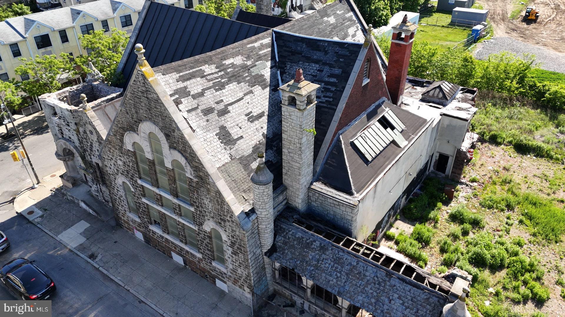 2036-40 Cecil B Moore Ave