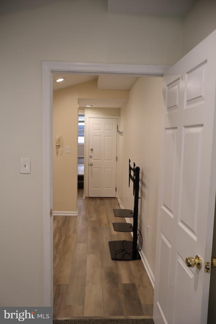 33 S 19TH ST #3RD FLOOR
