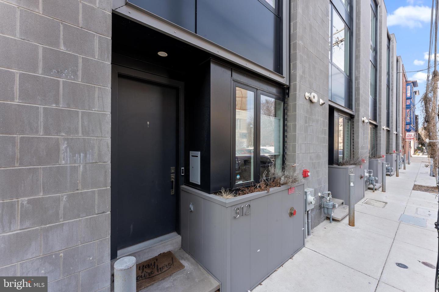 312 POPLAR ST